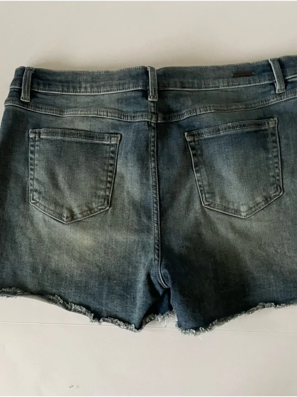 Carve Designs Maui Denim Shorts Favorite Fade Size 14 NWOT - Picture 2 of 8